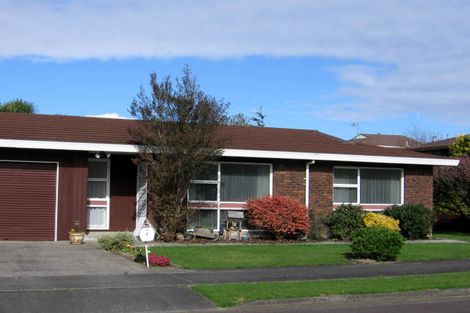 Photo of property in 2 Wharite Place, Awapuni, Palmerston North, 4412