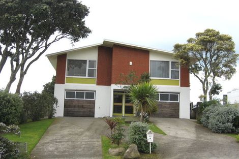 Photo of property in 35 Crownhill Street, Spotswood, New Plymouth, 4310