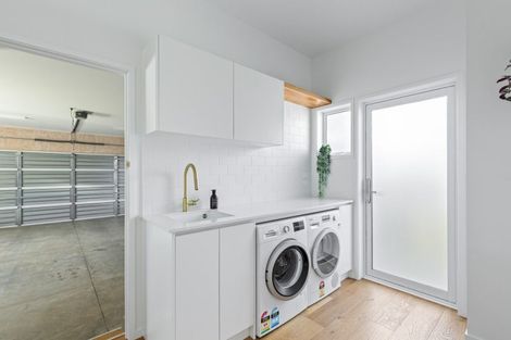 Photo of property in 12 Kowhai Street, Strandon, New Plymouth, 4312