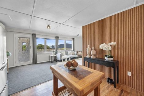 Photo of property in 35 Pukeko Place, Westshore, Napier, 4110