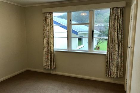 Photo of property in 83 Oxford Street, Tawa, Wellington, 5028