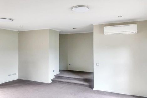 Photo of property in 2 Somerton Drive, Huntington, Hamilton, 3210