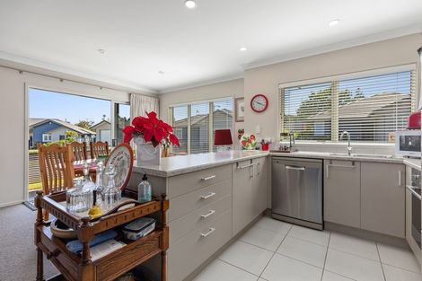 Photo of property in 30 Bridgewater Way, Pyes Pa, Tauranga, 3112