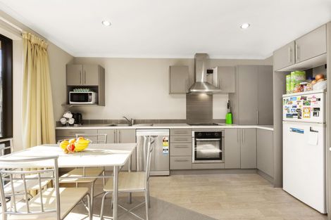 Photo of property in 2/31 Jones Crescent, Melville, Hamilton, 3206