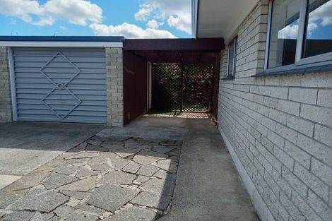 Photo of property in 2/8 Tatua Place, Conifer Grove, Takanini, 2112