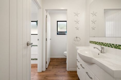 Photo of property in 11 Holyoake Terrace, Omokoroa, 3114