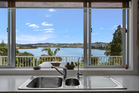 Photo of property in 36 Pohutukawa Avenue, Red Beach, 0932