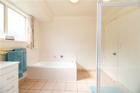 Photo of property in 17 Lasque Place, Glen Eden, Auckland, 0602
