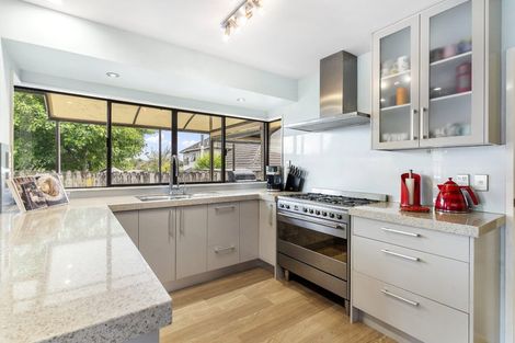 Photo of property in 4 Carriage Close, Northpark, Auckland, 2013