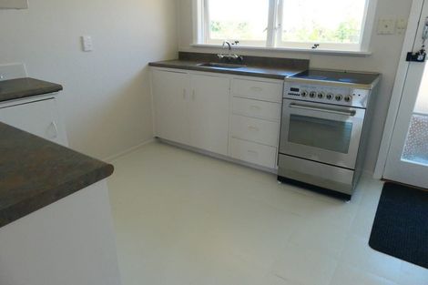 Photo of property in 2/34 Pupuke Road, Takapuna, Auckland, 0622