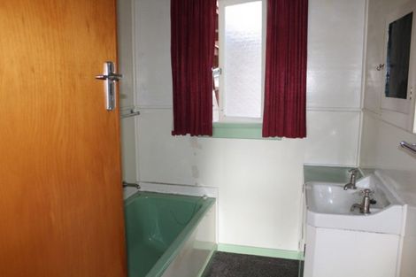 Photo of property in 72 Durham Street, Winton, 9720