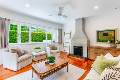 Photo of property in 1/27 Summer Street, Stanley Point, Auckland, 0624