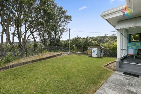 Photo of property in 8 Akatea Road, Korokoro, Lower Hutt, 5012
