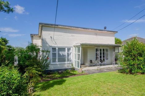 Photo of property in 72 Taikata Road, Te Atatu Peninsula, Auckland, 0610