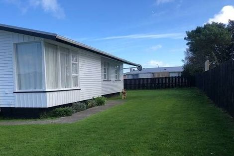 Photo of property in 5 Clouston Place, Opunake, 4616