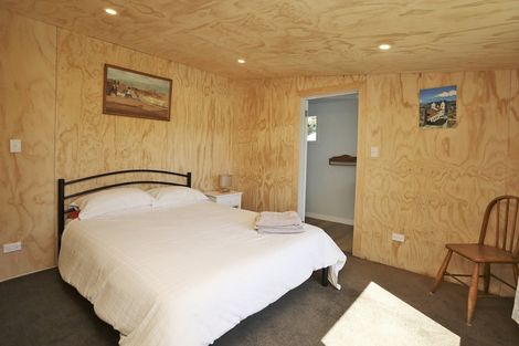 Photo of property in 25 Burrows Street, Bluff, 9814