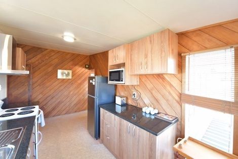 Photo of property in 492 Blockhouse Bay Road, Blockhouse Bay, Auckland, 0600