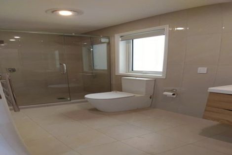 Photo of property in 36 Trias Road, Totara Vale, Auckland, 0629