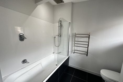 Photo of property in 1/6 Anne Road, Hillcrest, Auckland, 0627