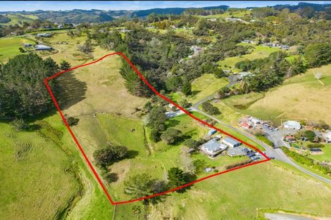 Photo of property in 95 Mangakura Road, Helensville, 0800