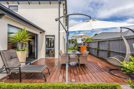Photo of property in 8 Milkers Gate, Parklands, Christchurch, 8083
