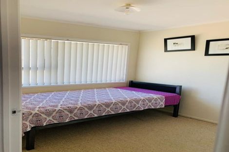 Photo of property in 42a Trentham Road, Papakura, 2110
