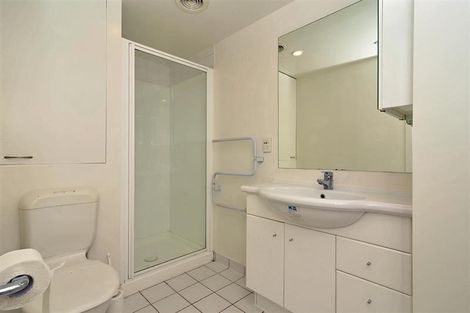 Photo of property in Terrace Heights Apartments, 2a/163 The Terrace, Wellington Central, Wellington, 6011