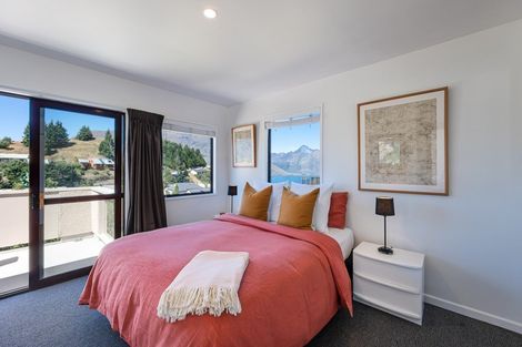 Photo of property in 12 Greenstone Place, Fernhill, Queenstown, 9300