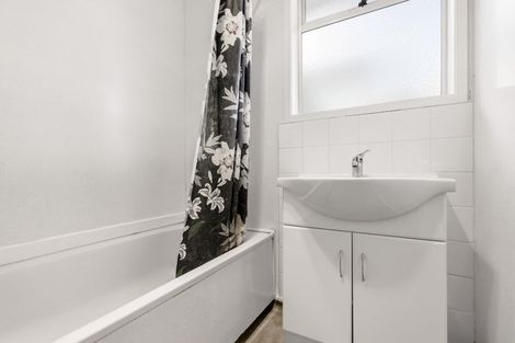 Photo of property in 86 Tamatea Road, Taupo, 3330