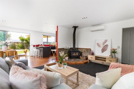 Photo of property in 1 Alpha Close, Wanaka, 9305