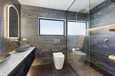 Photo of property in 64 Robbies Road, Shelly Park, Auckland, 2014