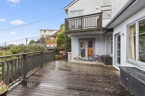 Photo of property in 15 Ferry Road, Days Bay, Lower Hutt, 5013