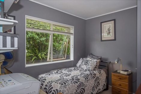 Photo of property in 5 Shadon Place, Stanmore Bay, Whangaparaoa, 0932