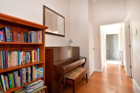 Photo of property in 114 Awaroa Road, Helensville, 0800