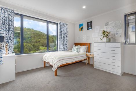Photo of property in 17 Endeavour Drive, Whitby, Porirua, 5024