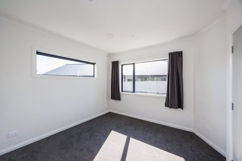 Photo of property in 48 Sardinia Grove, Fitzherbert, Palmerston North, 4410