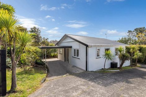 Photo of property in 5 Lyons Avenue, Murrays Bay, Auckland, 0630