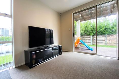 Photo of property in 3 Windfola Parkway, Takanini, 2112