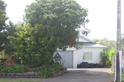 Photo of property in 43 St Leonards Road, Kelston, Auckland, 0602