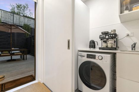 Photo of property in 10 Nga Tutu Place, Belmont, Auckland, 0622