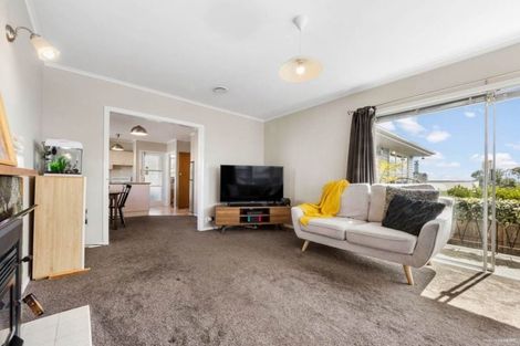 Photo of property in 87 Awaroa Road, Sunnyvale, Auckland, 0612