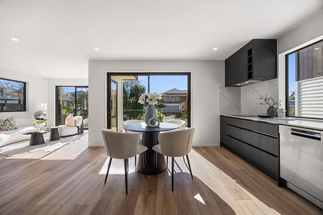 Photo of property in 10a Prince Regent Drive, Half Moon Bay, Auckland, 2012