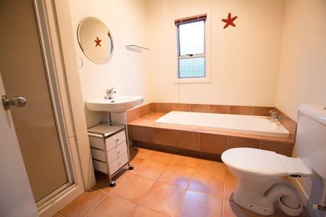 Photo of property in 62 Saddleback Rise, Murrays Bay, Auckland, 0630