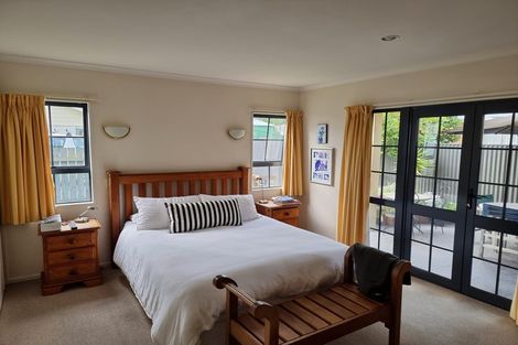 Photo of property in 1420b Karamu Road North, Mayfair, Hastings, 4122