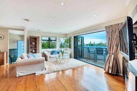Photo of property in 76 Matipo Road, Mairangi Bay, Auckland, 0630