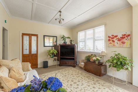 Photo of property in 14 Downe Street, New Plymouth, 4310