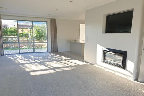 Photo of property in 5 Kelmore Place, Schnapper Rock, Auckland, 0632