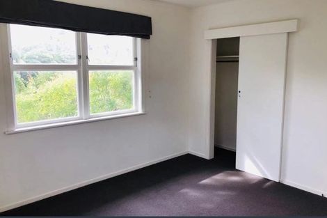 Photo of property in 61 Peach Road, Glenfield, Auckland, 0629