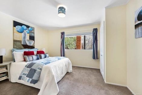 Photo of property in 2/16 Matisse Drive, West Harbour, Auckland, 0618