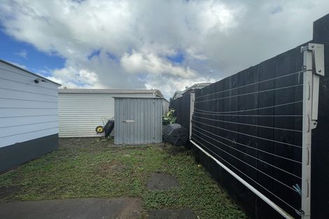 Photo of property in 1/94 Roberts Road, Te Atatu South, Auckland, 0610